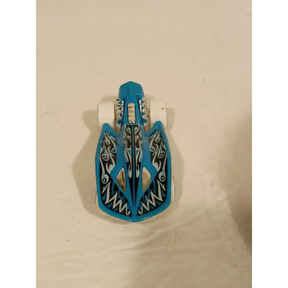 Hot Wheels Super Stinger Blue Tribal Flames Chrome Engine FJX42 2017 Mattel